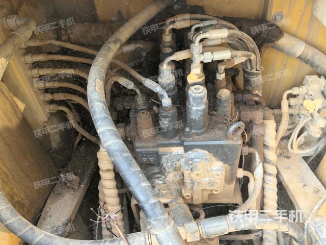 氣門室蓋螺絲特寫（上車部件）