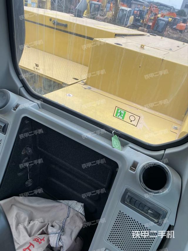 后窗玻璃角標(biāo)（駕駛室部分）