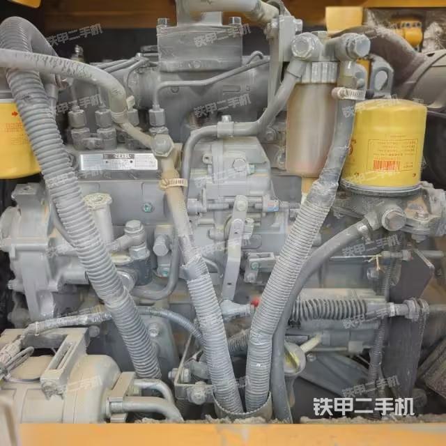 發(fā)動機整體俯視(整機外觀) 發(fā)動機整體俯視(整機外觀)
