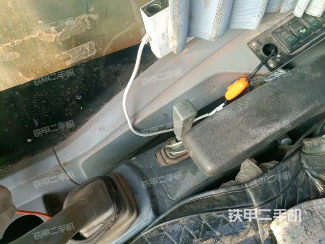 座椅左側(cè)控制臺(tái)/音響/含左手柄（駕駛室部分）