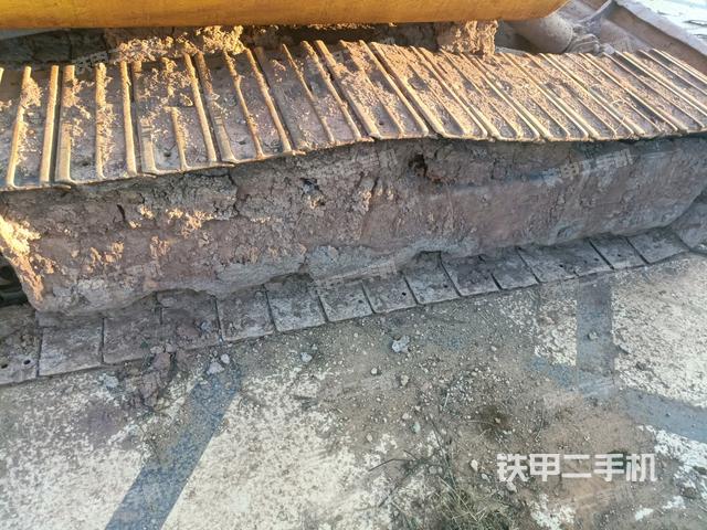 右側(cè)履帶整體?（行走機(jī)構(gòu)）