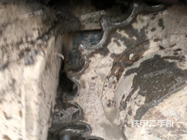 右側(cè)履帶整體?（行走機(jī)構(gòu)）