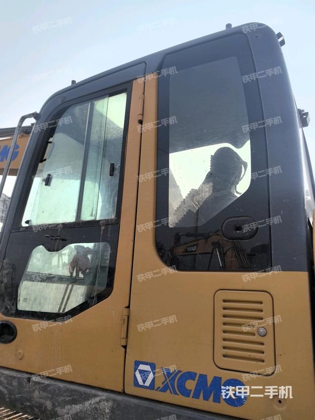 駕駛室左后45度（駕駛室部分）