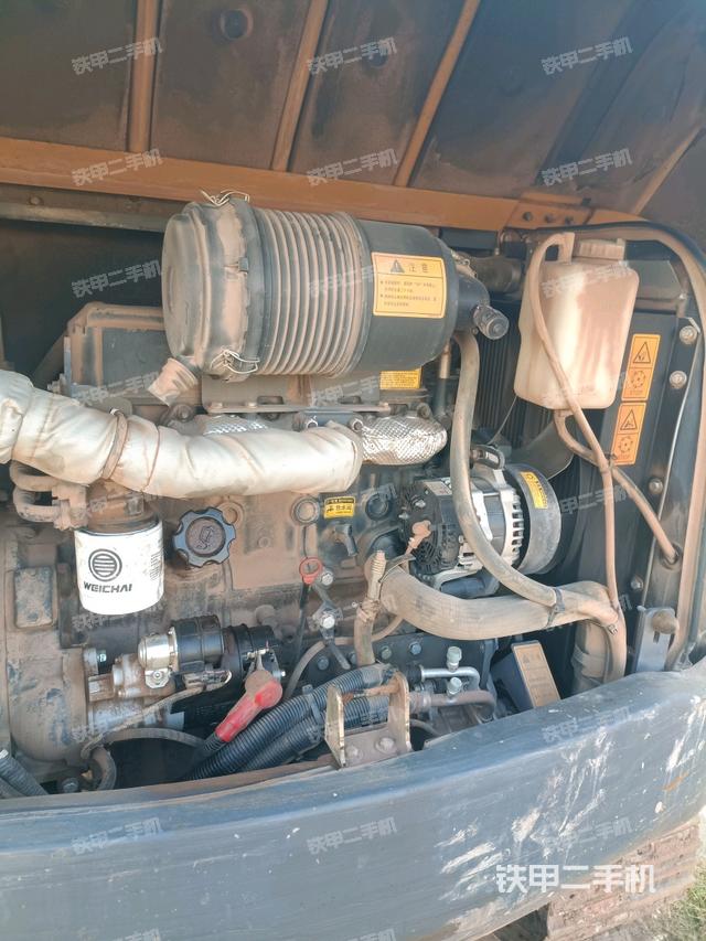 發(fā)動(dòng)機(jī)室（上車(chē)部件）