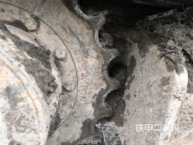 左側(cè)行走馬達(dá)蓋板（行走機(jī)構(gòu)）