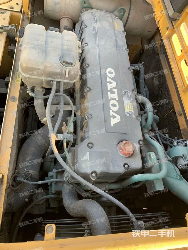 發(fā)動(dòng)機(jī)整體俯視（整機(jī)外觀）