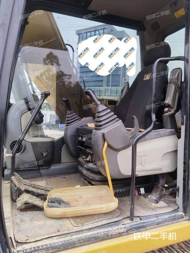 駕駛室正側（駕駛室部分）