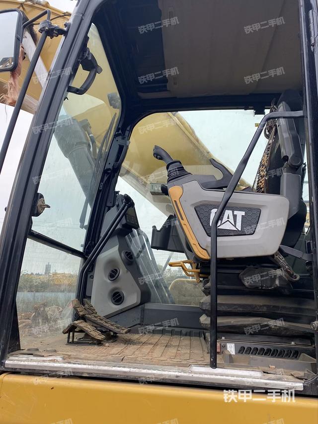 座椅左側(cè)控制臺/音響/含左手柄（駕駛室部分）