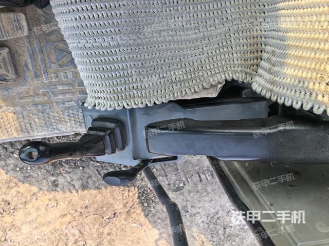 座椅左側(cè)控制臺(tái)/音響/含左手柄（駕駛室部分）