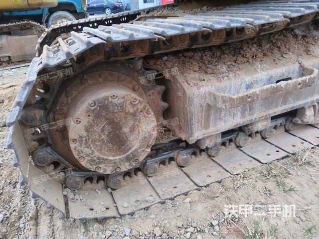 右驅動輪（行走機構）