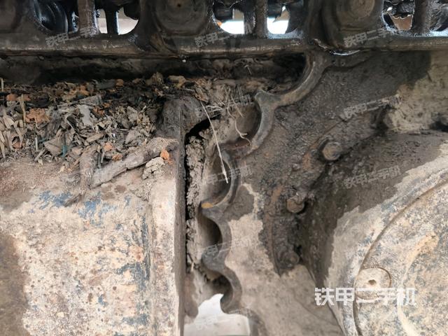 右側(cè)履帶整體?(行走機構(gòu)) 右側(cè)履帶整體?(行走機構(gòu))