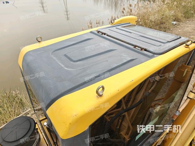 駕駛室頂部俯視（上車部件）