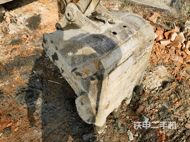 鏟斗45度(工作和回轉(zhuǎn)裝置) 鏟斗45度(工作和回轉(zhuǎn)裝置)