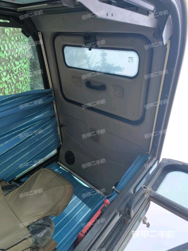 后窗玻璃角標(biāo)(駕駛室部分) 后窗玻璃角標(biāo)(駕駛室部分)