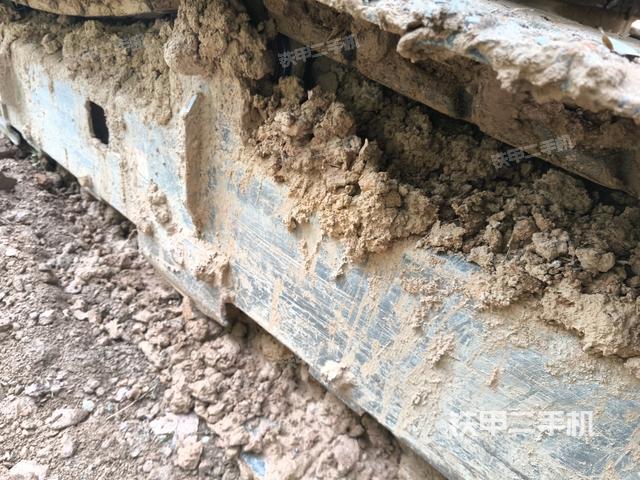 左側(cè)履帶整體?(行走機(jī)構(gòu)) 左側(cè)履帶整體?(行走機(jī)構(gòu))