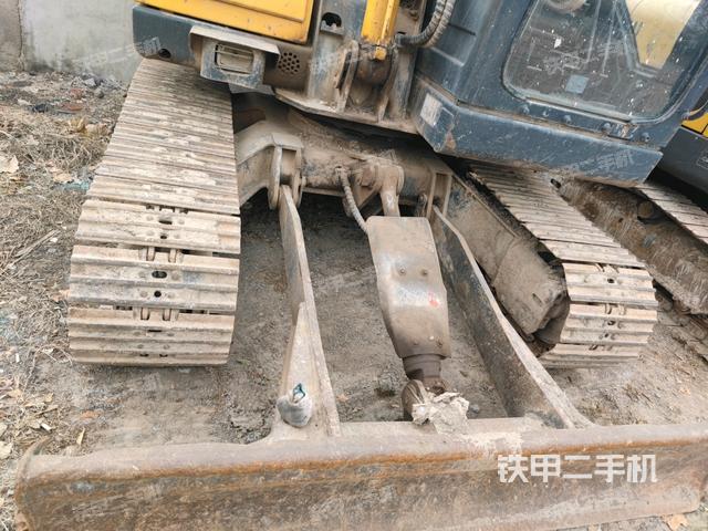 轉(zhuǎn)盤和下車架正前（工作和回轉(zhuǎn)裝置）