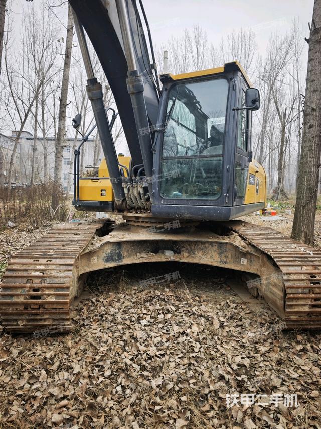 駕駛室整體（整機(jī)外觀）