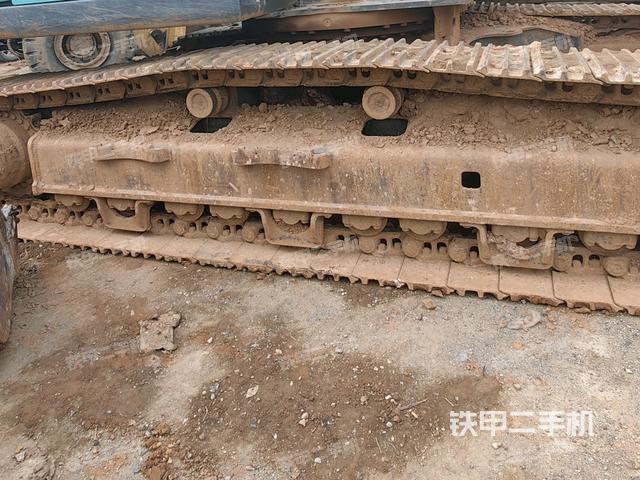 左側(cè)履帶整體?(行走機(jī)構(gòu)) 左側(cè)履帶整體?(行走機(jī)構(gòu))