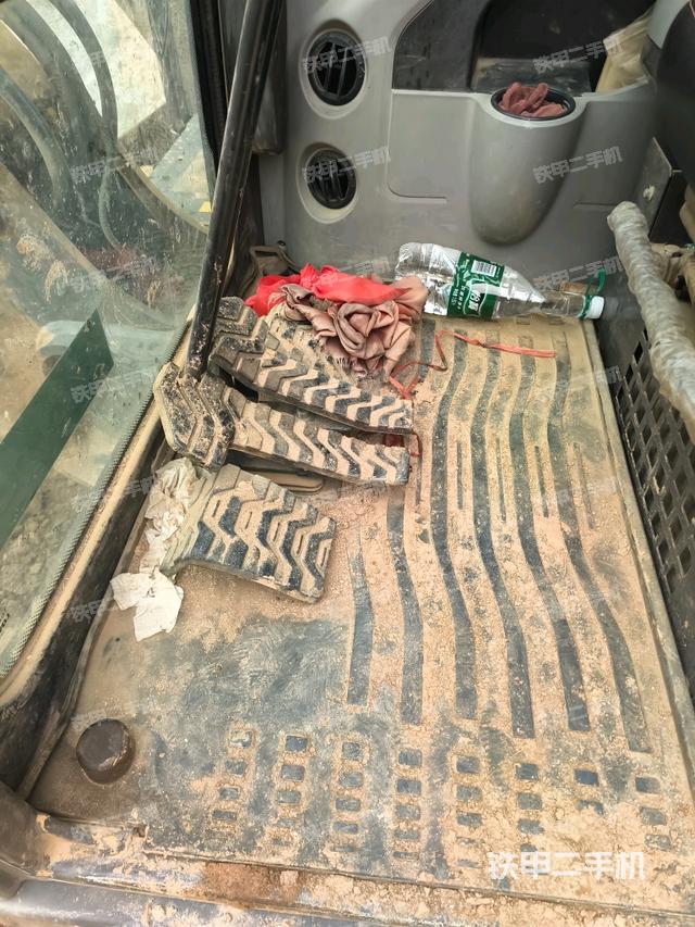 座椅后部(駕駛室部分) 座椅后部(駕駛室部分)