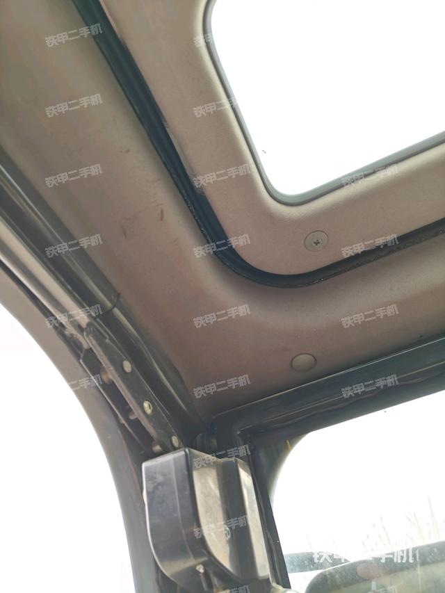 后窗玻璃角標（駕駛室部分）