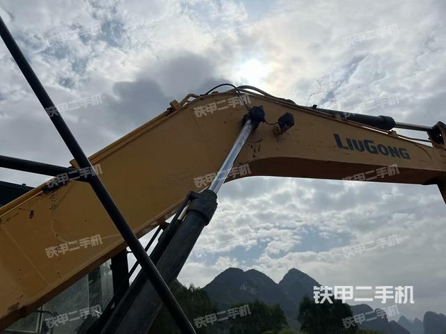 大臂整體?右側(cè)（工作和回轉(zhuǎn)裝置）