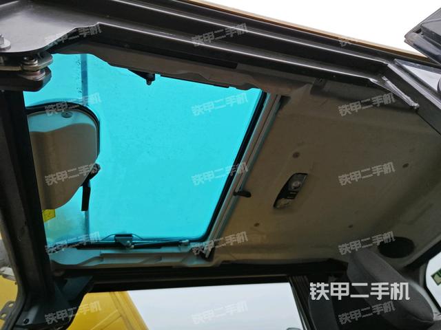 頂棚整體(駕駛室部分) 頂棚整體(駕駛室部分)