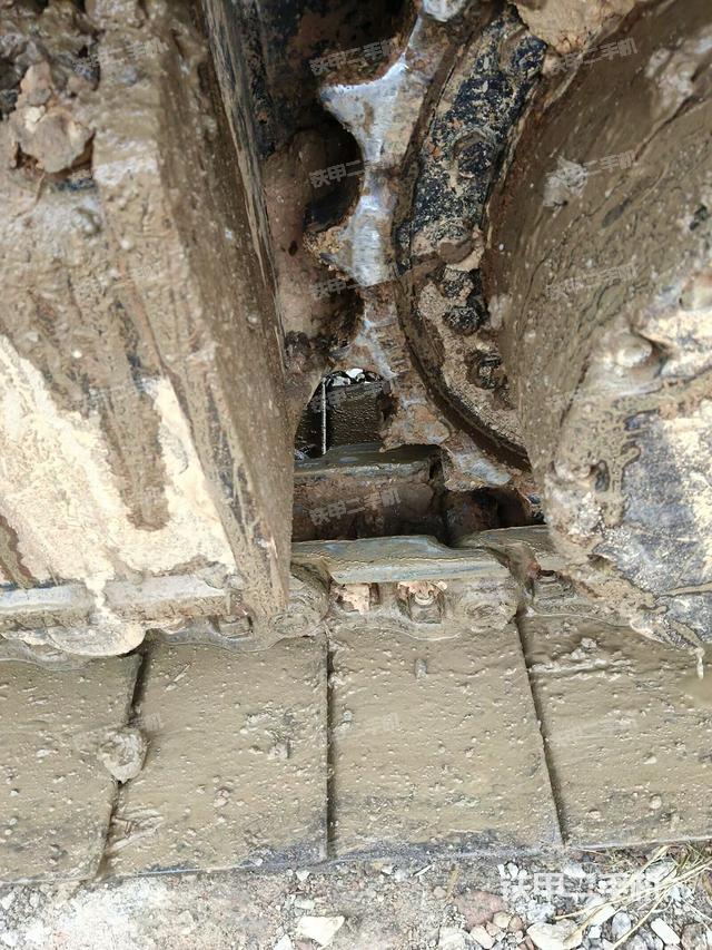 右侧行走马达盖板(行走机构) 右侧行走马达盖板(行走机构)