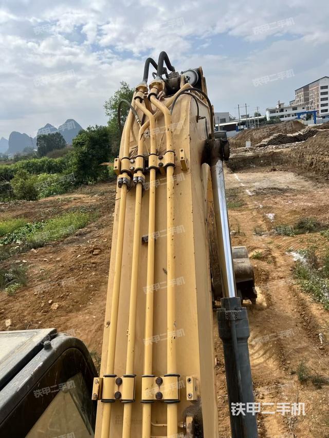 大臂背部俯視（工作和回轉(zhuǎn)裝置）