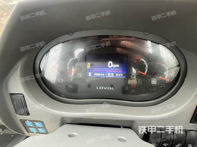 駕駛室操作臺(tái)（整機(jī)外觀及大件）