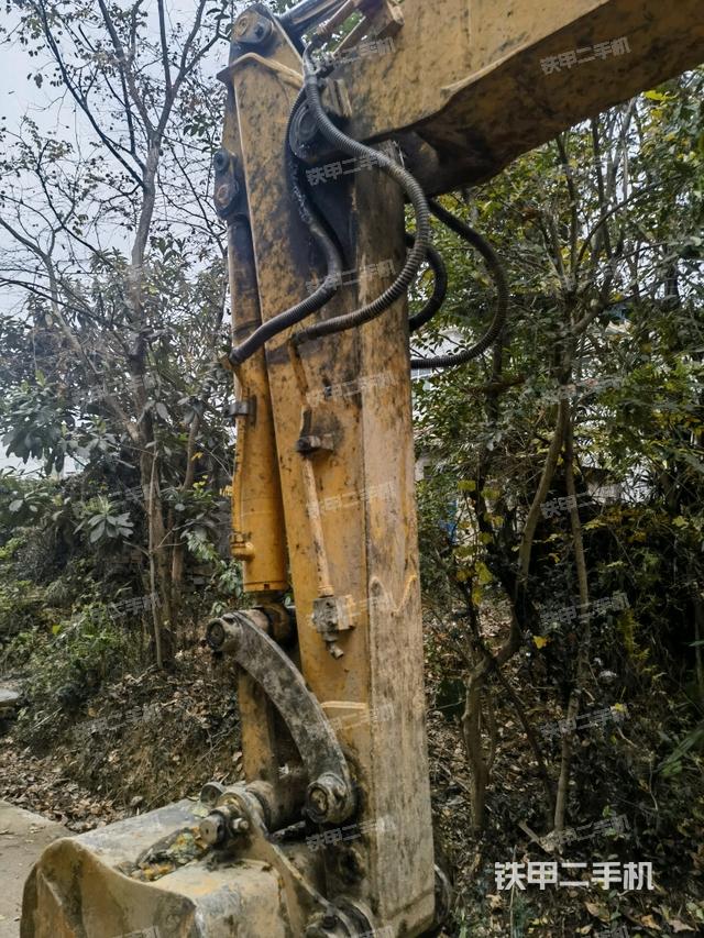 小臂整體左后(工作和回轉(zhuǎn)裝置) 小臂整體左后(工作和回轉(zhuǎn)裝置)