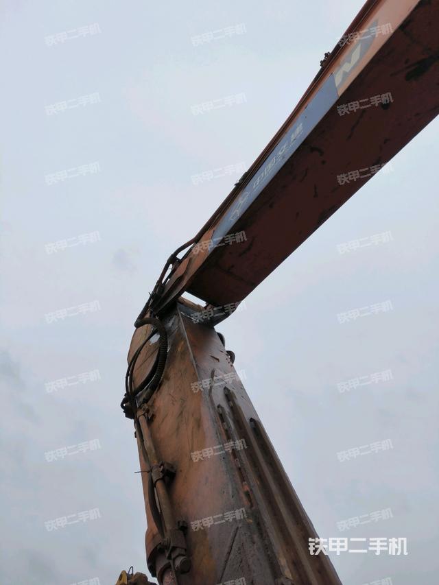 小臂整體左后(工作和回轉(zhuǎn)裝置) 小臂整體左后(工作和回轉(zhuǎn)裝置)