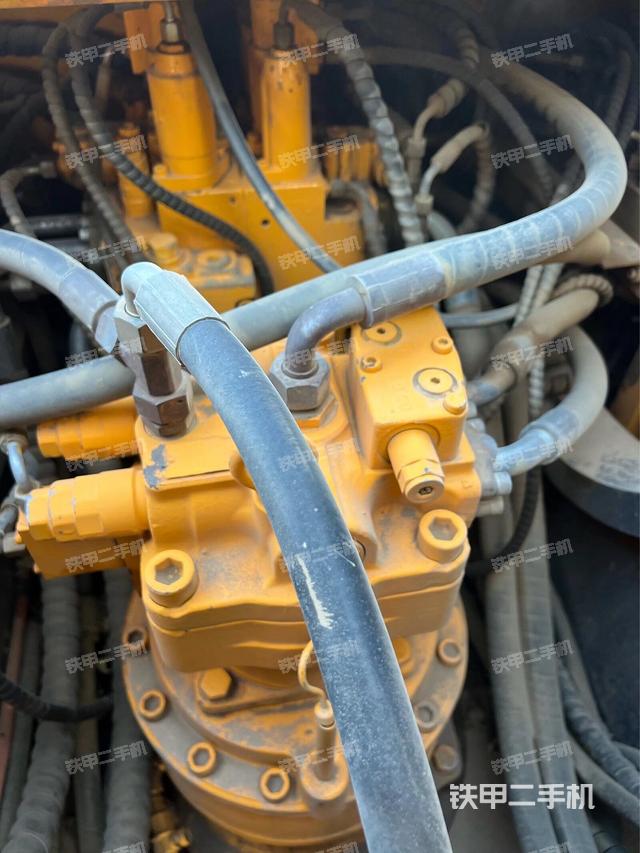 回轉(zhuǎn)馬達(dá)和主控閥（整機外觀）