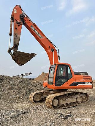 斗山DH215-9E挖掘機(jī)