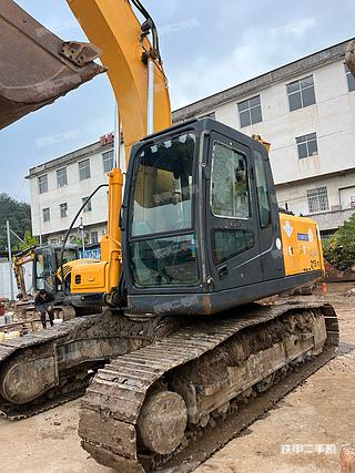 現(xiàn)代R215-7C挖掘機(jī)