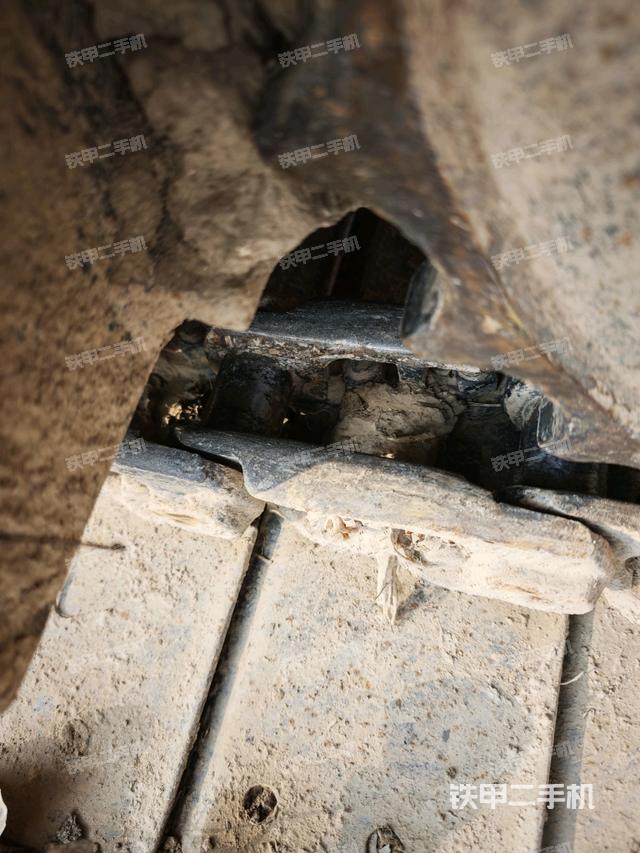 左驅(qū)動(dòng)輪（行走機(jī)構(gòu)）