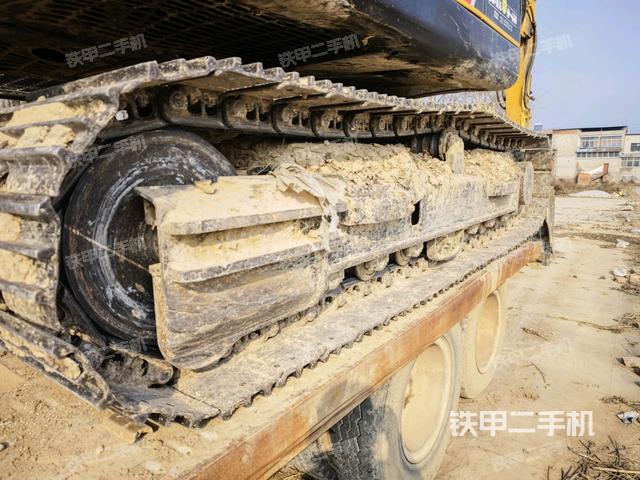 左側(cè)履帶整體?(行走機(jī)構(gòu)) 左側(cè)履帶整體?(行走機(jī)構(gòu))