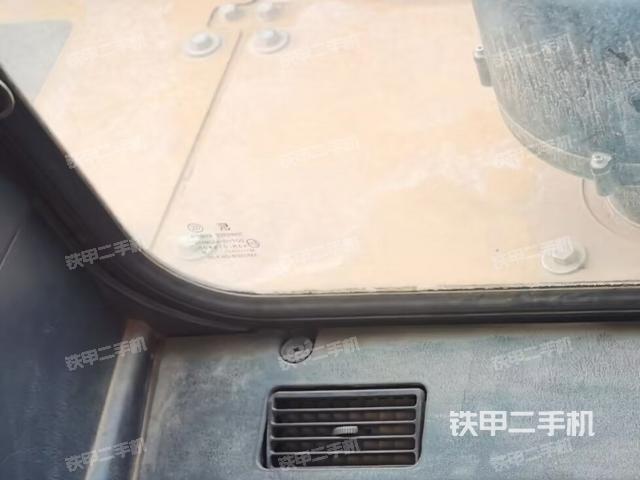 后窗玻璃角标(驾驶室部分) 后窗玻璃角标(驾驶室部分)