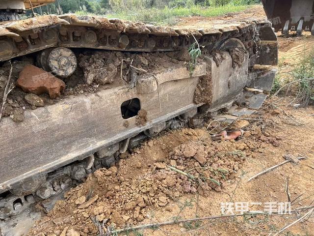 左側(cè)履帶整體?（行走機(jī)構(gòu)）