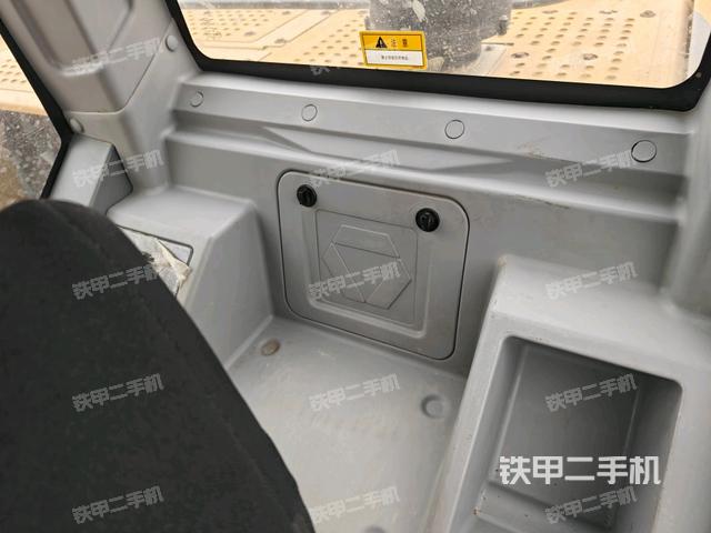 座椅后部(駕駛室部分) 座椅后部(駕駛室部分)