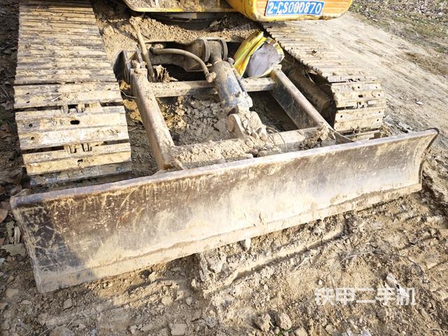 轉(zhuǎn)盤(pán)和下車(chē)架正前（工作和回轉(zhuǎn)裝置）