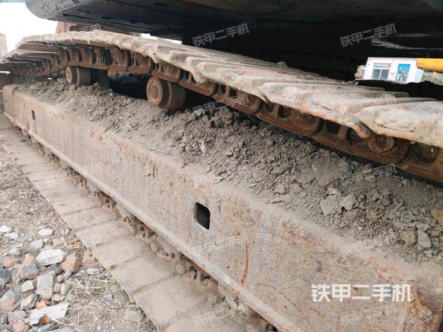右側(cè)履帶整體(行走機構(gòu)) 右側(cè)履帶整體(行走機構(gòu))