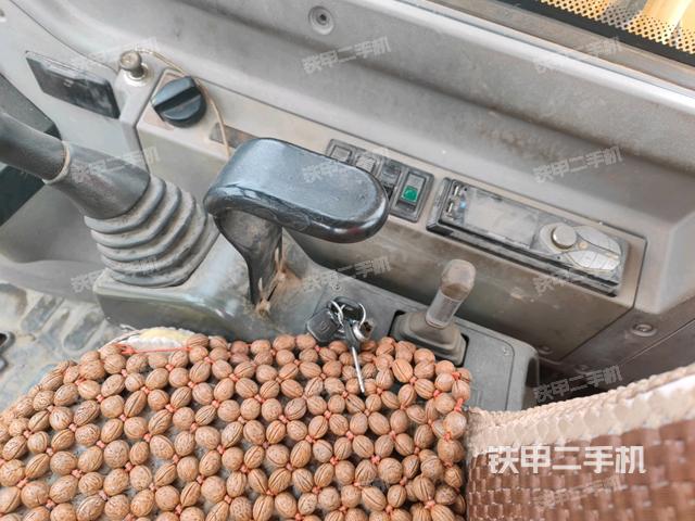 座椅左側(cè)控制臺/音響/含左手柄（駕駛室部分）