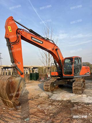 斗山DX230LC-9C挖掘機(jī)