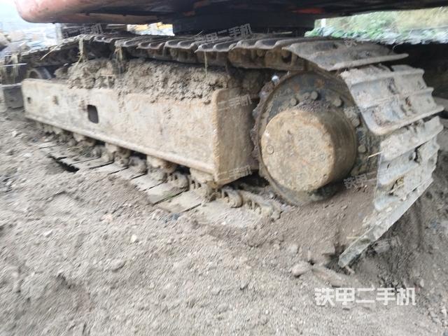 右側(cè)履帶整體?（行走機(jī)構(gòu)）