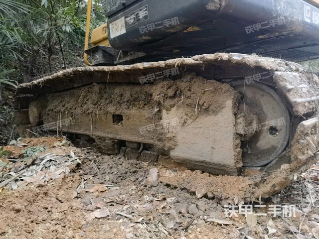 右側(cè)履帶整體?(行走機(jī)構(gòu)) 右側(cè)履帶整體?(行走機(jī)構(gòu))