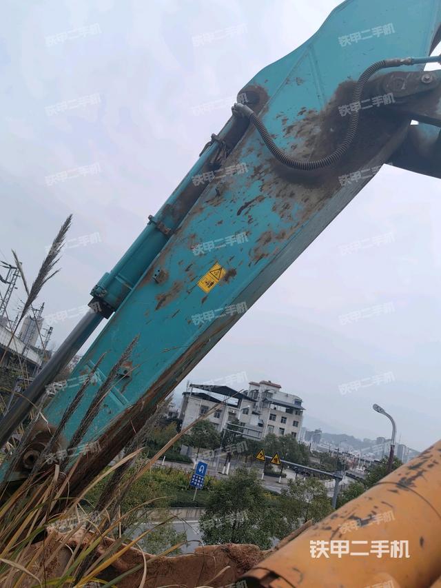 小臂整體左后(工作和回轉(zhuǎn)裝置) 小臂整體左后(工作和回轉(zhuǎn)裝置)