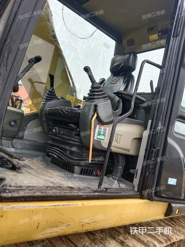 駕駛室整體（整機(jī)外觀）