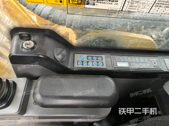 座椅右側(cè)控制臺/鑰匙門/油門/含右手柄（駕駛室部分）