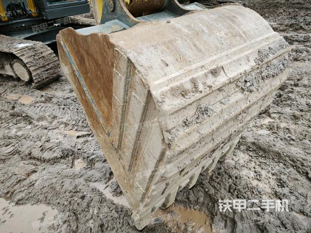 鏟斗45度(工作和回轉(zhuǎn)裝置) 鏟斗45度(工作和回轉(zhuǎn)裝置)