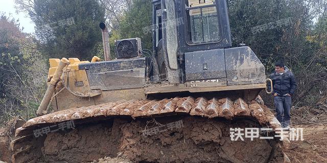 整機(jī)右側(cè)(設(shè)備外觀及核心部件) 整機(jī)右側(cè)(設(shè)備外觀及核心部件)